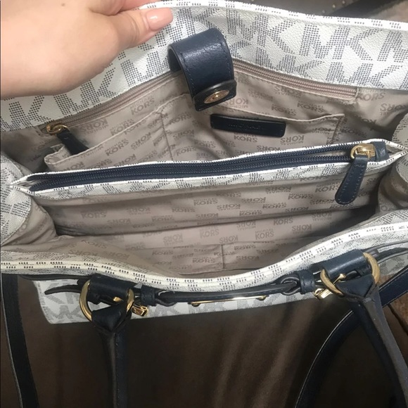 Trade ✨ - Picture 3 of 3